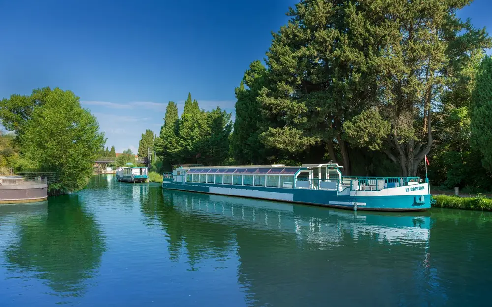 Bateau habitable sur le canal du Midi