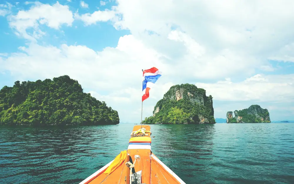 Pitons calcaires de la baie de Phang Nga